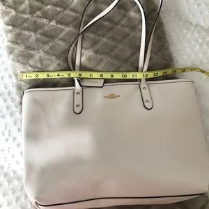 Coach white city zip tote